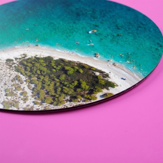 Round photo detail