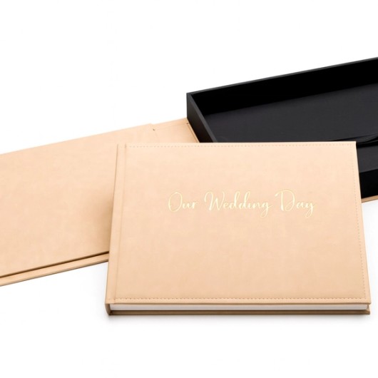 Trouwalbum met lasertekst