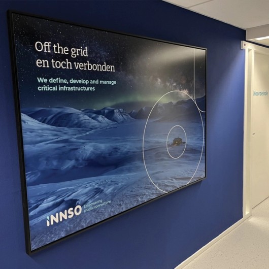 INNSO Wanddekoration blaue Wand
