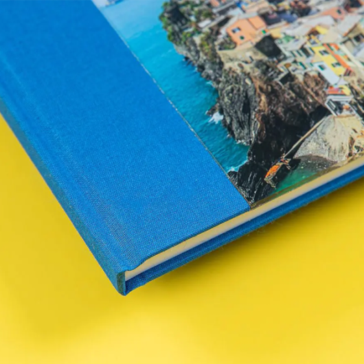 Premium hardcover fotoboek blauw hoek