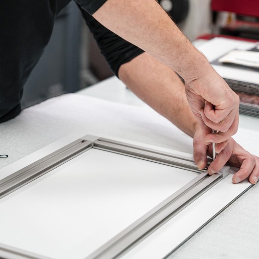 Montage des Aluminium-Aufhängesystems