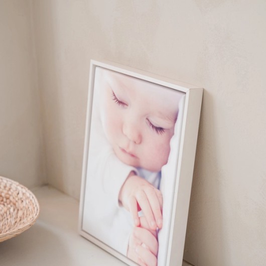 Photo de bébé sur toile avec caisse américaine blanche