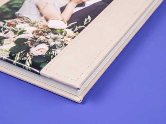 Livre photo professionnel – album de mariage avec gants